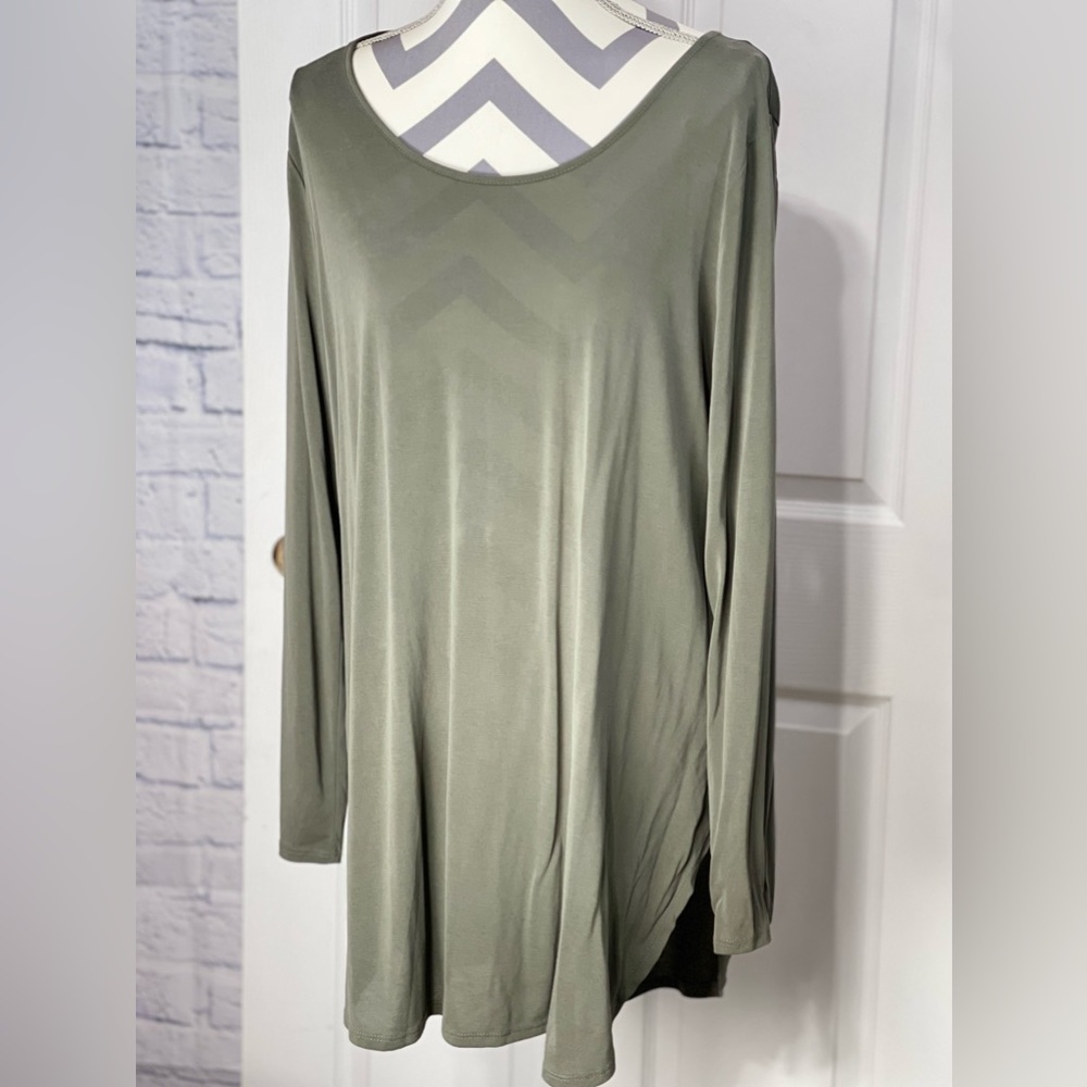 APT 9 ✨ Army Green Long Sleeve ✨ XL
